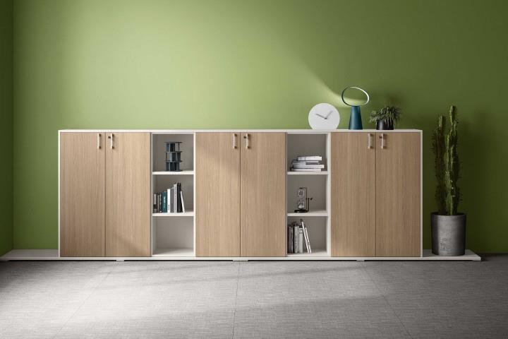 Armadio con spessore fianchi 18mm. 
Colori disponibili: Grigio.